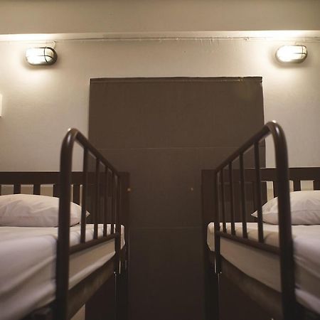 Some Rest Hostel Бангкок Экстерьер фото