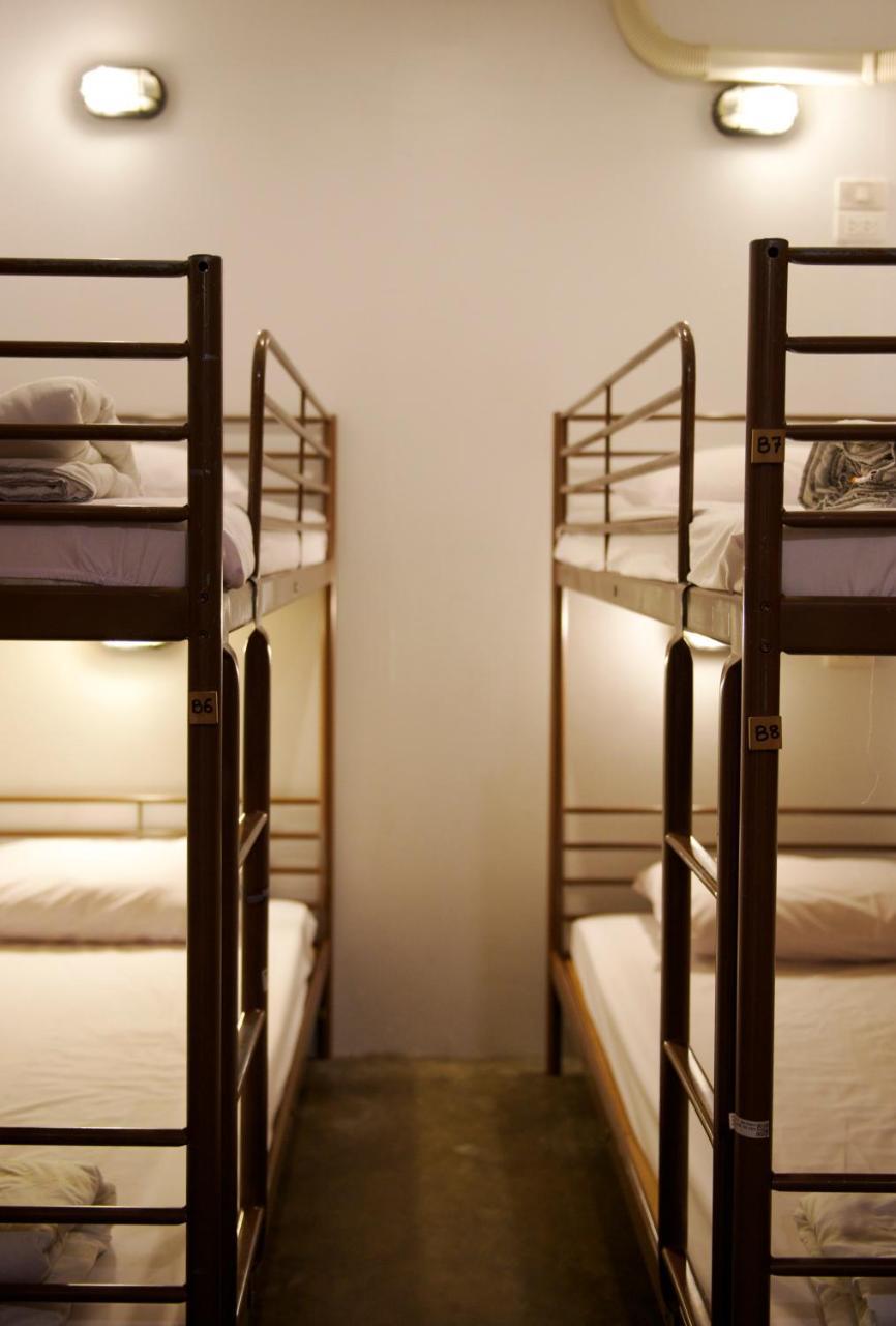 Some Rest Hostel Бангкок Экстерьер фото